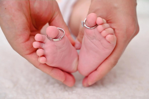 张北宝宝挤眼睛是怎么回事 张北宝宝挤眼睛是怎么回事